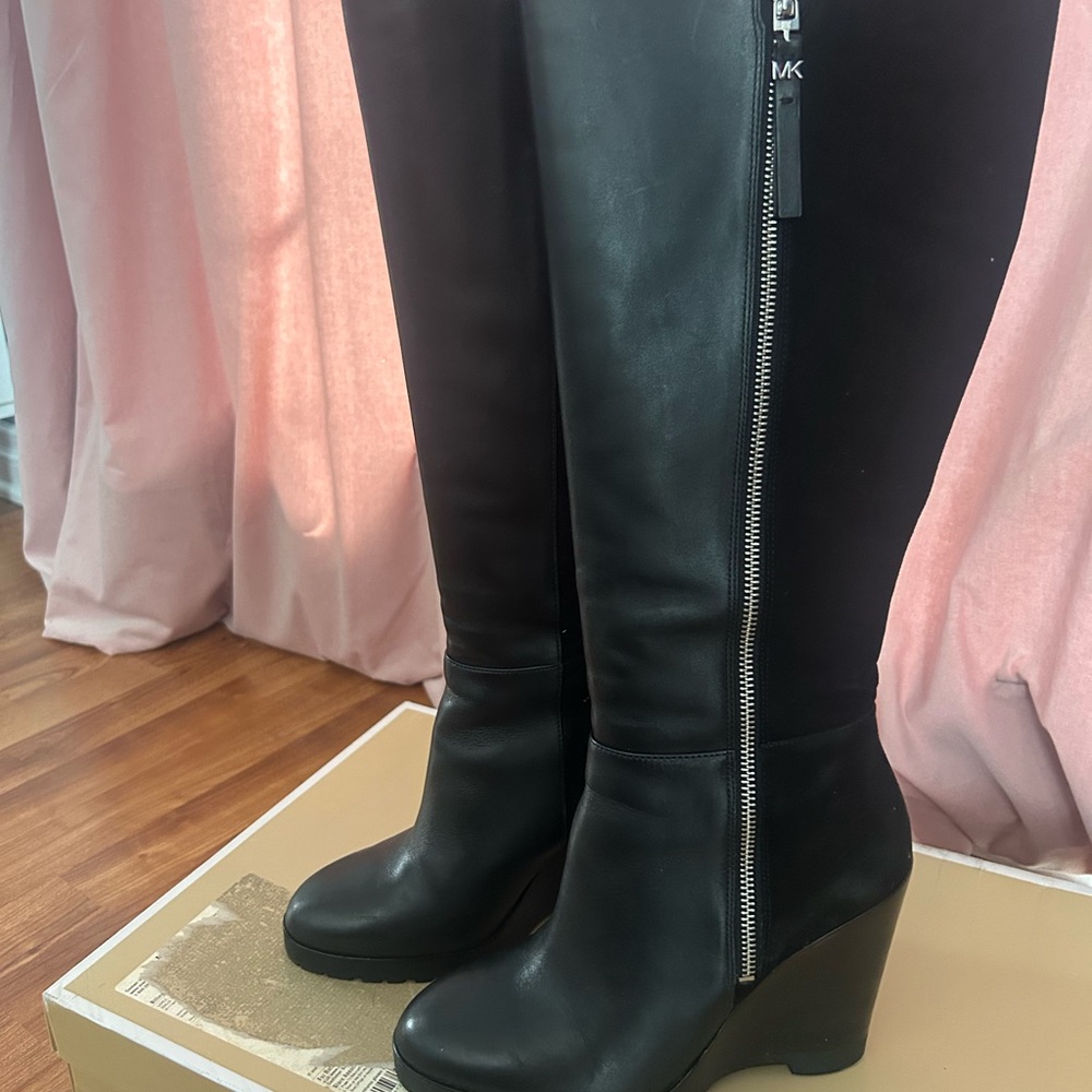 MICHAEL Michael Kors' Clara wedge boots Sz 8 - Picture 4 of 5